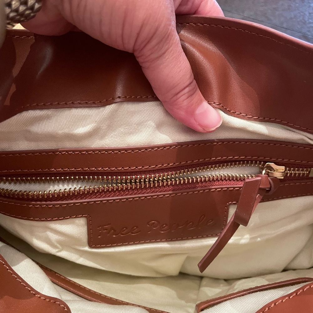 FREE PEOPLE HANDBAG - Picture 5 of 8